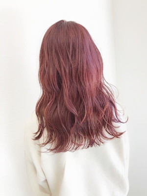 ピンクベージュ　ミデ