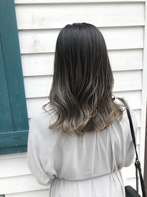 グラデーションカラー　ベージュ