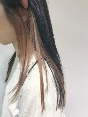 インナーカラー　グレージュ