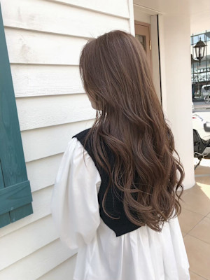 ロング　巻髪　スタイル