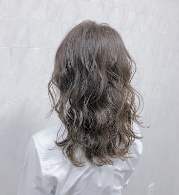 コテ巻き　ベージュ