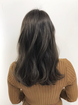 オリーブカラー