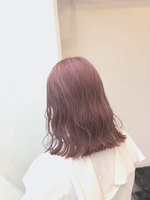 ピンクベージュ　ミディアム