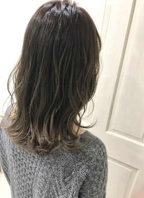 ミディアム　スタイル　巻髪レイヤー