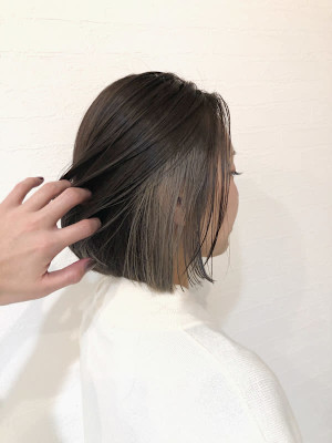 インナーカラー　グレージュ