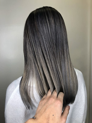 裾カラー　ミルクティ