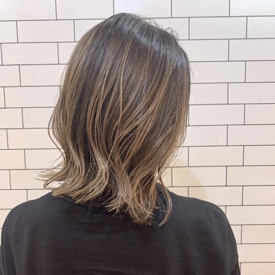 グラデーションカラー　グレージュ