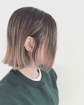 切りっぱなしボブ　外ハネ