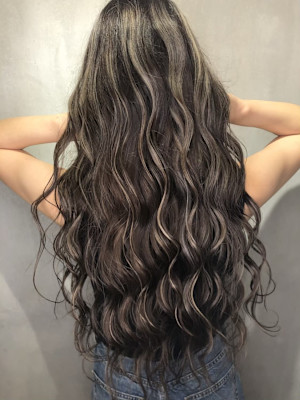 ミディアム　スタイル　巻髪レイヤー