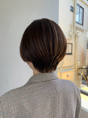 〈木賀　絵莉子〉透明感カラー/オリーブベージュ×ショート