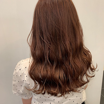 〈木賀　絵莉子〉ピンクベージュ×ロング