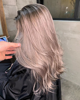 ハイライト　バレイヤージュ　デザインカラー アッシュベージュ