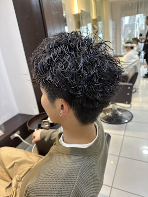 スパイキーショートパーマ