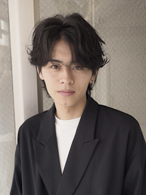 センターパートウルフ×フェザーパーマ