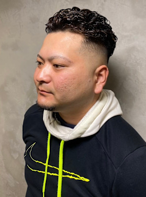 クロップ　ウェットスタイリング　スパイラルパーマ