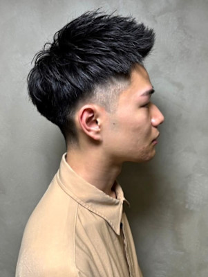 ツーブロック　刈り上げショート　スキンフェード