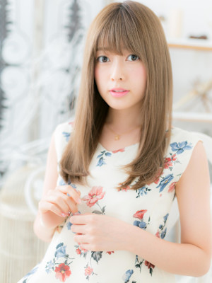 カーキグレージュ艶カラー外国人風小顔ロング　レイヤーロング