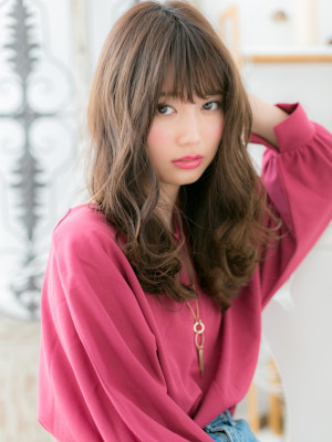 くせ毛風大人巻き韓国風小顔レイヤーロング　アッシュオリーブ