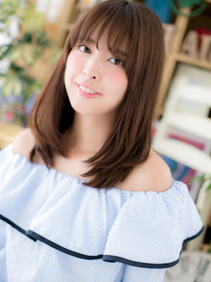 オリーブグレージュ斜めバング小顔ワンカール　グレージュカラー