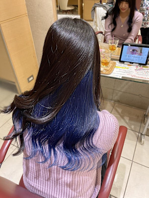 推しカラーをインナーに