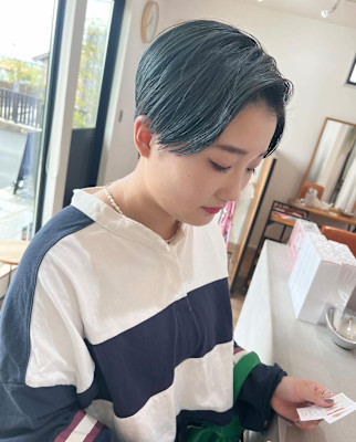 ハンサムショートグリーンブリーチハイライトダブルカラー