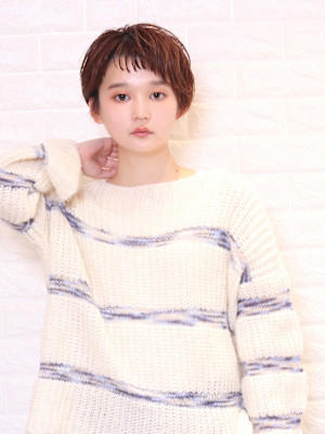 斜めバング　マッシュショート　イルミナカラー