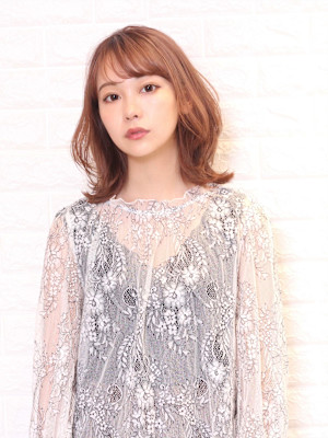 大人セミディ　美髪でひし形シルエット