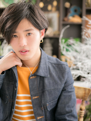 くせ毛風ワンレン…ストリート風ルーズヘア　ネイビーブラック