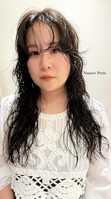 抜け感ふわふわニュアンスパーマ　オリーブベージュ