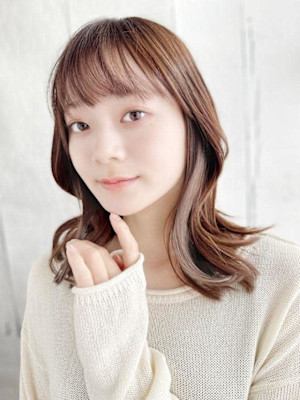 ミディアムハイトーンインナーカラー