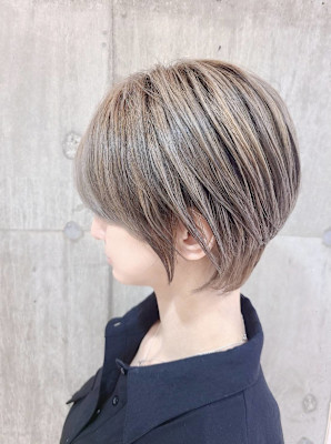 セミマットミルクティーベージュ×くびれショート