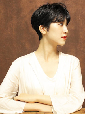 大人の黒髪ショート