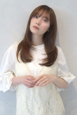 前髪レイヤーロングスタイル