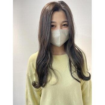 暗めのオリーブカラー