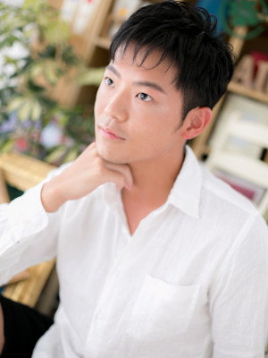 刈り上げ＆ツーブロックのウェットショート　アッシュブラック