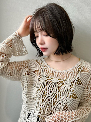 大人可愛い小顔ショート丸みボブウルフカット