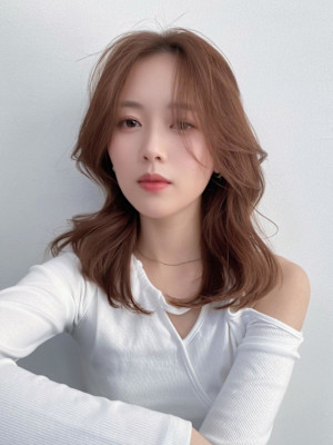 韓国風艶カラーロングレイヤー透明感暗髪大人可愛い