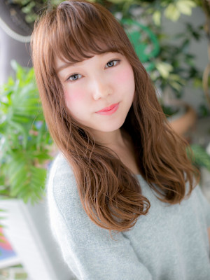 斜めバングが大人かわいい♪ヌーディロング　シルキーベージュ