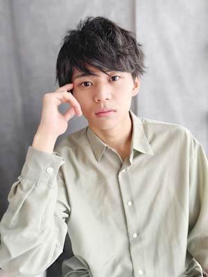 20代30代40代　黒髪マッシュ×シークレットパーマ