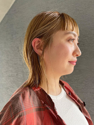 ホワイトベージュ　ホワイトカラー　抜きっぱなしブロンド