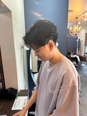 ニュアンスパーマ×センターパート 