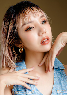 【バレイヤージュ ×インナーカラー× シースルーバング】