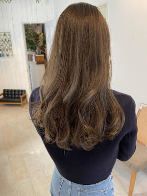 〜大人女性のスモーキーアッシュブラウンカラー〜