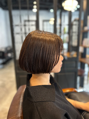 短め切りっぱなしボブ