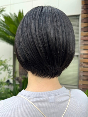 丸みショートボブ　ショートレイヤー　ナチュラルブラック