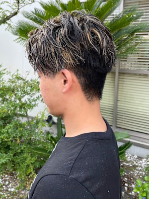 メンズパーマ　メッシュ　刈り上げ　ダウンパーマ