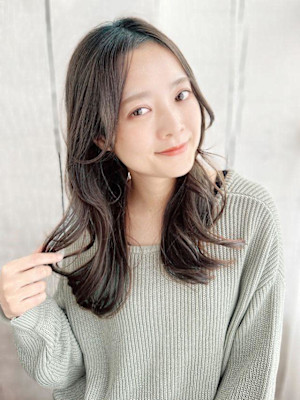 透け感カラーの大人可愛いヨシンモリスタイル