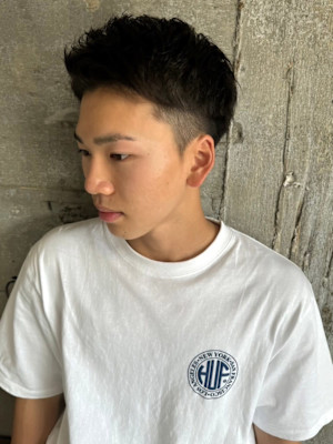 ツーブロック　アップバング　ショートスタイル　メンズショート