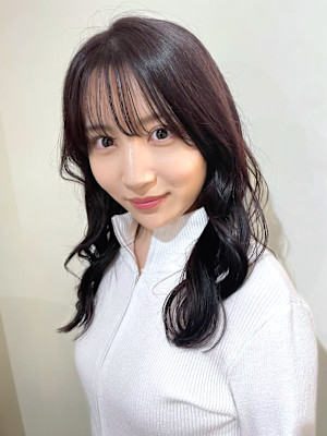 ラベンダーベージュ　顔周りレイヤー　小顔バング　韓国風