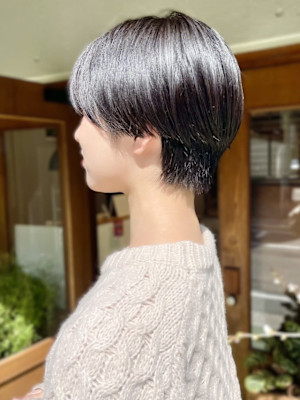 ショートボブ　ストレート　髪質改善　グレージュ　丸みショート